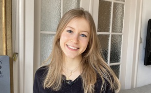 Pauline Moisson, étudiante Strasbourgeoise qui double ses études en relookant des vêtements usagers.