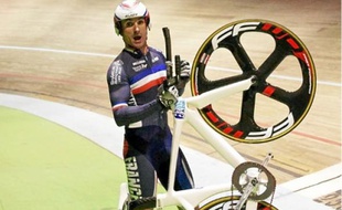 Landier pédale désormais sur piste.
