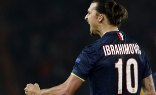 Zlatan Ibrahimovic, l'attaquant du PSG, le 25 novembre 2014, contre l'Ajax Amsterdam.