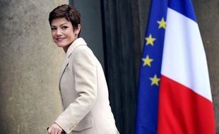 Le gouvernement nommé dimanche comporte à nouveau un ministère des Sports de plein exercice dirigé par Chantal Jouanno, alors que les crédits budgétaires alloués à ce poste n'ont jamais été aussi faibles. Un paradoxe qui soulève plusieurs questions