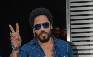 American singer Lenny Kravitz arrives at the Saint Laurent men's Spring/Summer 2016 collection, during Mode a Paris, in France, Sunday, June 28, 2015. (AP Photo/Kamil Zihnioglu)/ZIH108/614290252051/1506282223