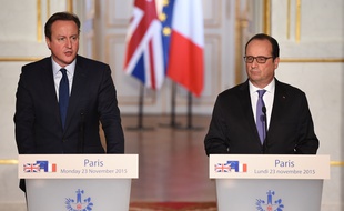 David Cameron et François Hollande ont donné une conférence de presse à Paris, ce 23 novembre 2015.