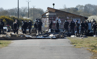 Lors de l'évacuation de la ZAD du Carnet (Loire-Atlantique), mardi 23 mars 2021.