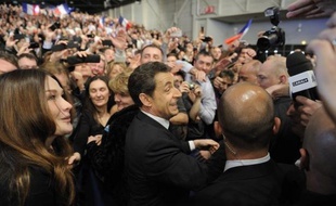 Nicolas Sarkozy a affirmé que la France touchée par la crise de 2008 avait "échappé à une catastrophe", et estimé que ceux qui "font comme si rien de grave ne s'était passé depuis trois ans mentent aux Français", dimanche lors de son premier grand meeting de campagne à Marseille.