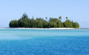 Ilot au large de Bora-Bora, en Polynésie française.