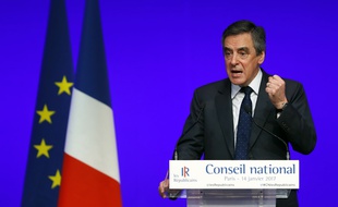 François Fillon, toujours favori des sondages à trois mois de la présidentielle, a été officiellement investi samedi à Paris candidat de la droite le samedi 14 janvier 2017.