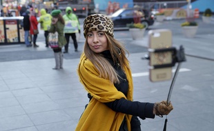 Gare aux selfies... (Photos illustrations).