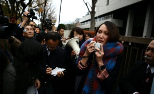 Shiori Ito devant le tribunal de Tokyo, le 18 décembre 2019.