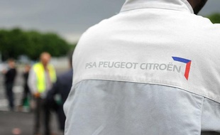 Manifestation de salariés de PSA à Aulnay-sous-Bois le 12 juillet 2012.
