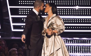 Drake et Rihanna sur le point de s'embrasser (et d'officialiser) aux MTV Video Music Awards 2016