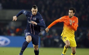 Face à ce Barça qui ne lui a pas fait la place de N.1 qu'il espérait, Ibra s'est démené, pesant sur Busquets et Piqué, apportant plus que d'habitude dans le jeu aérien et ne renonçant jamais malgré trois occasions ratées ou annihilées par un bon Valdes.