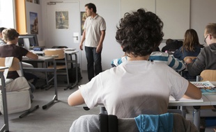 Un enseignant au collège Saint-Exupéry d'Hellemmes (59), le 2 septembre 2014.