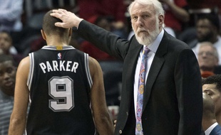 Tony Parker et Gregg Popovich, le coach des Spurs, le 2 janvier 2017.