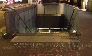 Appel à manifester pour dimanche 26 janvier 2014. Photo prise mardi 21 janvier au soir à la station de métro de Madeleine.