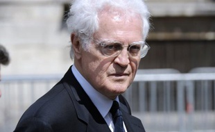 François Hollande a rendu hommage samedi à Lionel Jospin, son mentor d'hier, en lui confiant la présidence d'une commission sur la moralisation et la rénovation de la vie politique, dix ans après son échec à la présidentielle.