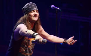 Johnny Solinger en concert avec les Skid Row en Russie en 2010.