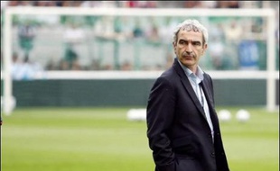 Le sélectionneur Raymond Domenech a lancé qu'il aurait "pu être Materazzi, l'homme du match", pour, en finale de la Coupe du monde marquer "un but, (faire) virer le meilleur joueur adverse et (marquer son) tir au but", dans un entretien à paraître dans le Parisien jeudi.