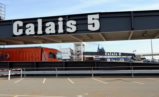 La compagnie "My ferry link" reprend lundi les traversées entre Calais (Pas-de-Calais) et Douvres (Angleterre), les premières sous pavillon français depuis l'interruption du trafic des ferries SeaFrance il y a neuf mois, peu avant la liquidation judiciaire de la société.
