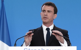 ALTERNATIVE CROP
French Prime minister Manuel Valls delivers a speech during a visit to Strasbourg's University, northeastern France, to meet with students graduating with a Civil and Civic University Degree, on March 3, 2015. AFP PHOTO / FREDERICK FLORIN