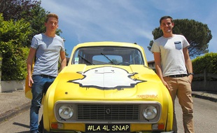 François et Jeff, deux étudiants toulousains, partent à l'assaut des Alpes avec leur 4L Snap.