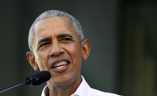 Barack Obama lors de son discours à Richmond, le 23 octobre 2021.