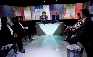 Les quatre candidats à la primaire écologiste, lors du premier débat télévisé, mardi 27 septembre.