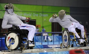 Les escrimeurs handicapés bénéficient des mêmes conditions que les valides pour se faire reconnaître lors des Mondiaux qui débutent samedi au Grand Palais à Paris, même si cette mixité peut susciter de légitimes interrogations, notamment sur l'intérêt des spectateurs et des médias.