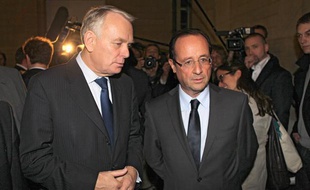 Jean-Marc Ayrault, maire socialiste de Nantes et François Hollande en mars 2012.