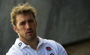 Le troisième ligne Chris Robshaw a été désigné capitaine de l'équipe d'Angleterre pour le premier match du Tournoi des six nations contre l'Ecosse, samedi à Murrayfield, où il honorera sa deuxième cape seulement.