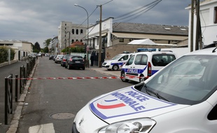 Une mère a lâché son chien sur des policiers pour empêcher le contrôle de son fils à Tourcoing (Nord). (Illustration)
