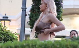 Kylie Jenner a cette fois affiché une crinière rose.