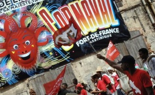 Plusieurs maires de Martinique, dont celui de Fort-de-France, ont décidé d'annuler les festivités du carnaval 2009 sur leur commune en raison du mouvement social en Martinique et en Guadeloupe.