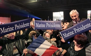 Une majorité de Français souhaite que Marine Le Pen et Dominique de Villepin obtiennent les 500 signatures nécessaires pour pouvoir se présenter au premier tour de l'élection présidentielle, selon une enquête Harris Interactive pour le site tripartite 2012etvous.fr, de M6, MSN actualités et RTL, diffusée lundi.