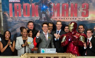 Robert Downey Jr ouvre la séance à la bourse de New York le 30 avril 2013