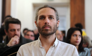 Le militant altermondialiste Jon Palais était jugé pour le vol de 14 chaises de la banque BNP Paribas, pour protester contre l'évasion fiscale.