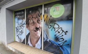 La permanence du candidat à sa réélection à Saint-Médard, Jacques Mangon, a été dégradée dans la nuit du 24 au 25 juin.