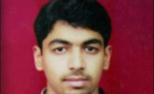 Kafeel Ahmed, 27 ans, qui était entre la vie et la mort, souffrait de brûlures graves à la suite d'une attaque contre le plus grand aéroport d'Ecosse, survenu au lendemain de la découverte de deux voitures piégées à Londres.