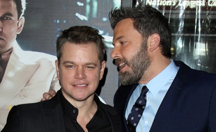 Les acteur Matt Damon et Ben Affleck à l'avant-première de Live By Night à Los Angeles