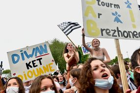 Un festival ? Eh non, une manifestation pour défendre les langues régionales