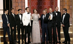 Toute l'équipe du film «La La Land», qui a remporté sept Golden Globe,s le 8 janvier 2017, notamment pour son réalisateur Damien Chazelle et les acteurs Ryan Gosling et Emma Stone.