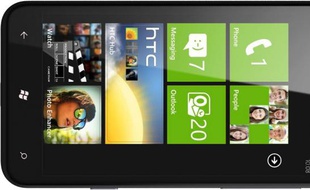 Le smartphone HTC Titan, équipé de Windows Phone 7.5 «Mango».