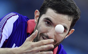 Le Français Emmanuel Lebesson a été sacré champion d'Europe de tennis de table en battant en finale son compatriote Simon Gauzy (4-1), le 23 octobre 2016 à Budapest.