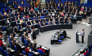 Angela Merkel devant le Bundestag, le 27 avril 2017.