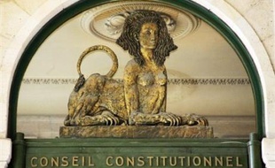 L'Assemblée nationale a entériné jeudi, dans le cadre de l'examen du projet de réforme des institutions, la possibilité, pour une personne morale ou physique, de saisir le Conseil constitutionnel, de manière indirecte via le Conseil d'Etat ou la Cour de cassation.