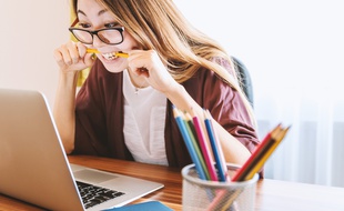 S'ennuyer au travail est d'autant plus frustrant que, avec le taux de chômage actuel en France, il n'est pas bien vu de se plaindre, estiment des experts.