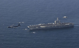Le porte-avions USS Abraham Lincoln