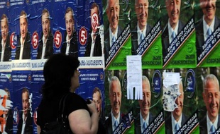 Les Géorgiens ont commencé à voter lundi aux élections législatives où le parti du président Mikheïl Saakachvili affronte une coalition d'opposition dirigée par un milliardaire.