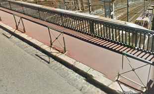 La scène s'est déroulée avenue du Cimetière, au niveau du pont SNCF.