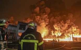 Un incendie s'est déclaré dans l'usine Lubrizol, classée Seveso, à Rouen, le 26 septembre 2019.