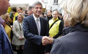 Les bureaux de vote ont ouvert dimanche en Autriche à 04H00 GMT pour des élections législatives qui devraient reconduire le gouvernement de grande coalition entre sociaux-démocrates et conservateurs tout en lui infligeant le plus mauvais score de son histoire.
